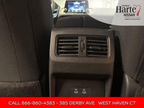 Certified 2025 Nissan Rogue SV image 23