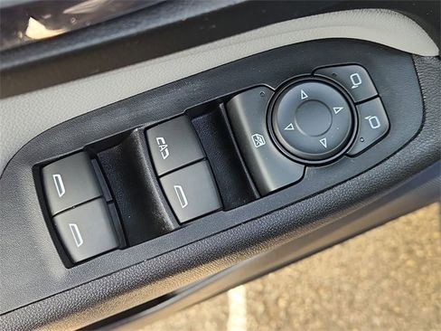 Certified 2019 Chevrolet Equinox LS image 22