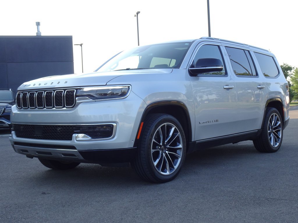 Used 2023 Jeep Wagoneer Series III w/ Premium Group I AWD/4WD image 34