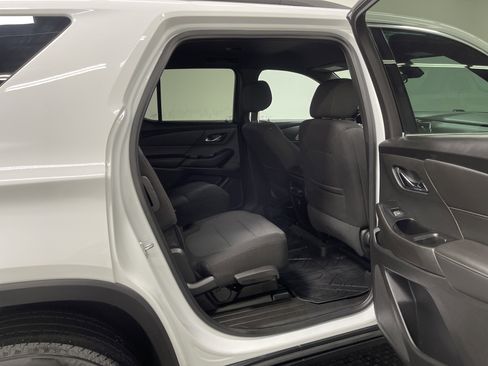 Used 2023 Chevrolet Traverse LT FWD image 23