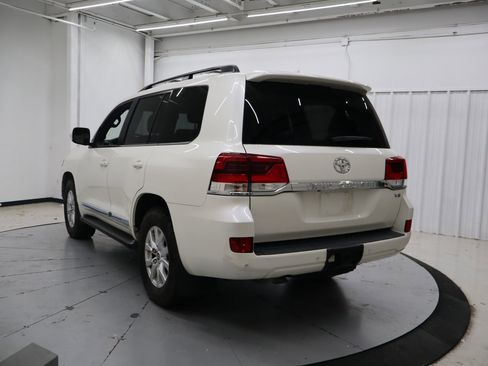 Used 2020 Toyota Land Cruiser image 8