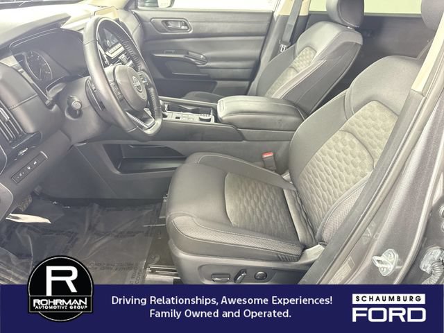 Used 2025 Nissan Pathfinder SV AWD/4WD image 4
