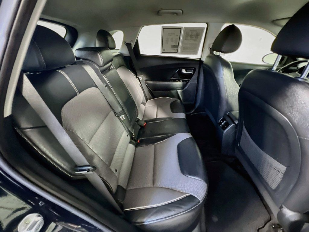 Used 2020 Kia Niro EX FWD image 26