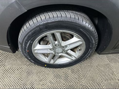 Used 2018 Hyundai Kona SE image 25