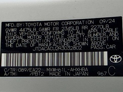 Used 2024 Toyota Prius Prime Premium FWD image 39