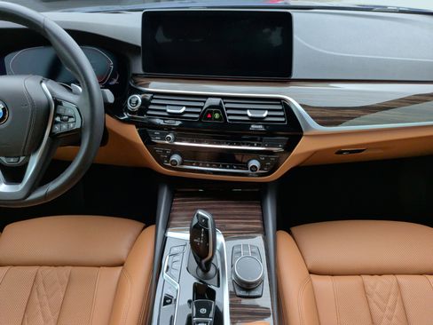 Used 2021 BMW 540i xDrive image 33