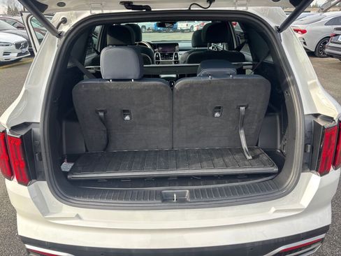 Certified 2022 Kia Sorento SX Prestige w/ Panoramic Sunroof Package image 11