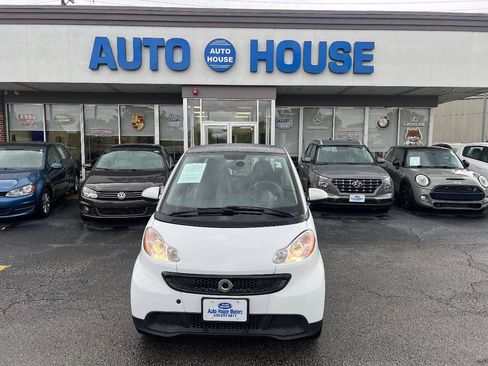 Used 2015 smart fortwo pure RWD image 2