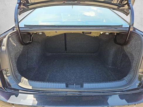 Used 2025 Volkswagen Jetta SE FWD image 6