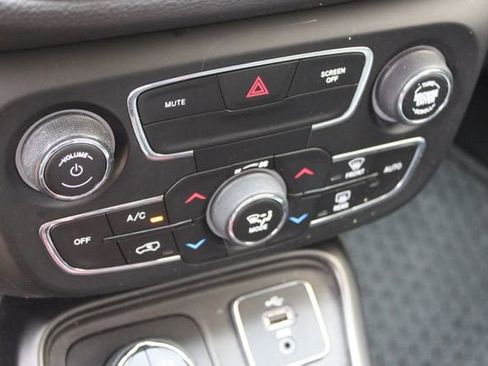 Used 2017 Jeep Compass Trailhawk AWD/4WD image 7