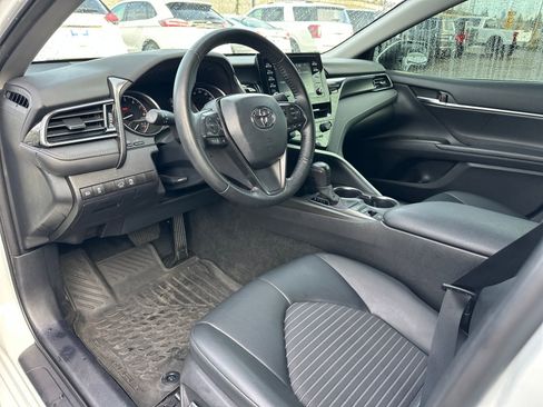 Used 2023 Toyota Camry SE image 9