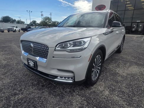 Used 2022 Lincoln Aviator Reserve w/ Equipment Group 201A AWD/4WD image 3
