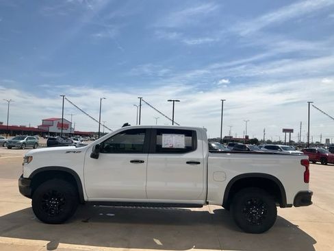 Used 2023 Chevrolet Silverado 1500 ZR2 w/ Technology Package AWD/4WD image 32