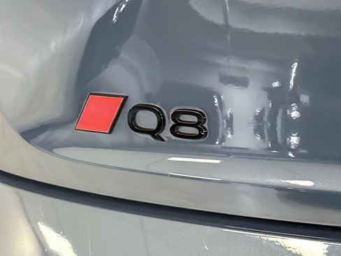 Used 2024 Audi Q8 e-tron Premium Plus image 26