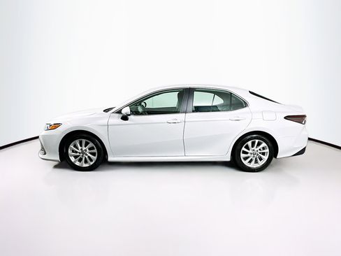 Used 2024 Toyota Camry LE image 4