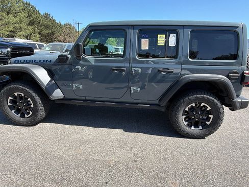 Used 2025 Jeep Wrangler Unlimited Rubicon 4xe w/ Safety Group AWD/4WD image 11