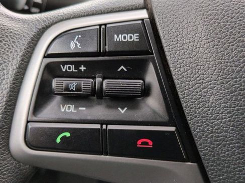 Used 2017 Hyundai Elantra SE w/ Cargo Package image 15