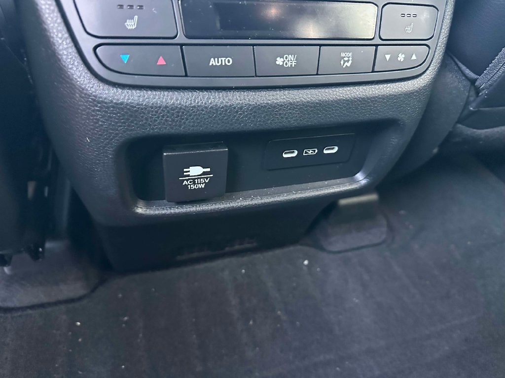 Used 2025 Honda Pilot Black Edition image 9