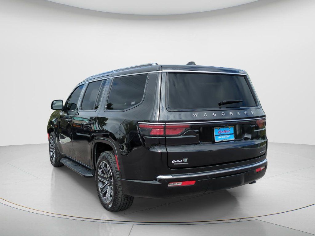 Used 2023 Jeep Wagoneer Series II AWD/4WD image 7