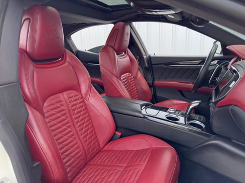 Used 2021 Maserati Ghibli Trofeo RWD image 35