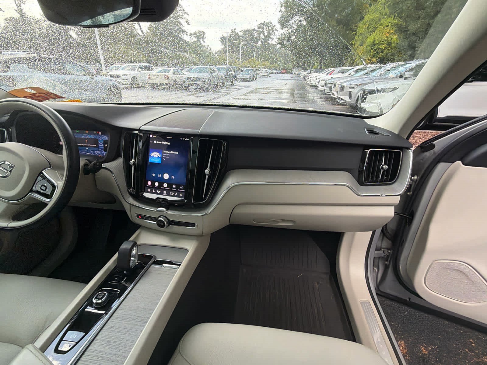 Used 2024 Volvo XC60 B5 Plus w/ Protection Package Premier AWD/4WD image 21