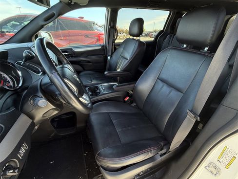 Used 2019 Dodge Grand Caravan GT image 24