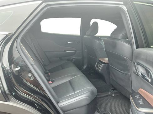 Used 2023 Toyota Crown AWD/4WD image 23