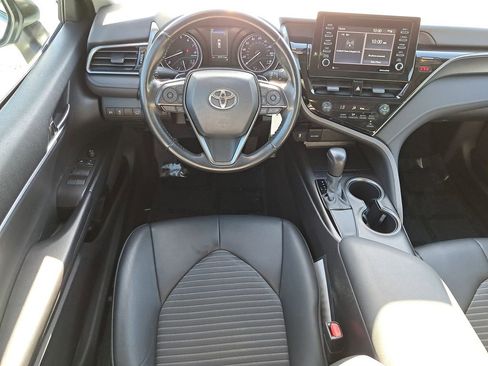 Certified 2021 Toyota Camry SE image 11