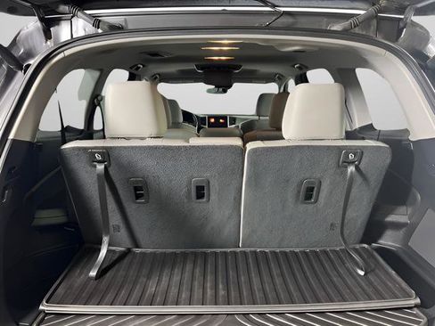 Used 2018 Honda Pilot Touring image 7