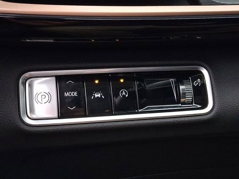 Certified 2025 Buick Envision Sport Touring image 25