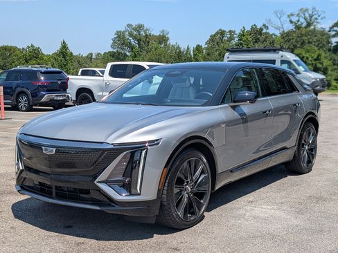 Used 2024 Cadillac Lyriq Sport w/ LPO, Floor Liner Package AWD/4WD image 5