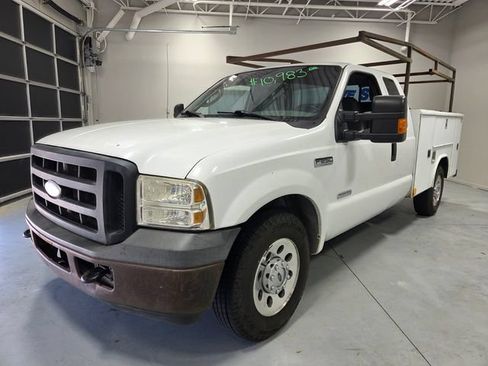 Used 2006 Ford F250 XL RWD image 3