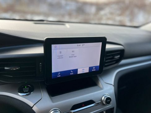 Used 2021 Ford Explorer XLT image 21