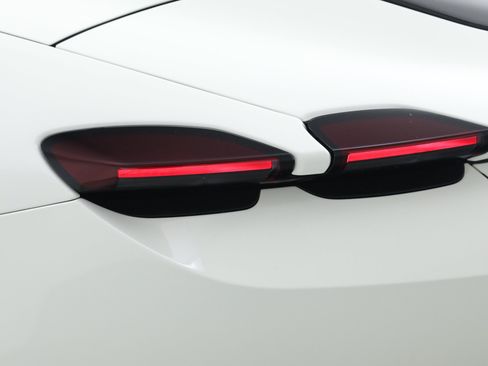 Certified 2024 Ferrari Roma Spider RWD image 18