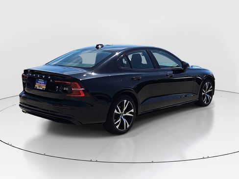 Used 2024 Volvo S60 B5 Plus FWD image 5