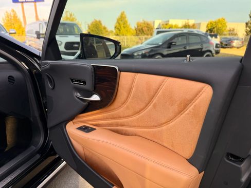 Used 2024 Lexus LS 500 w/ Interior Upgrade Package RWD image 30