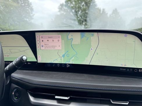 Used 2024 Cadillac XT4 Sport image 17