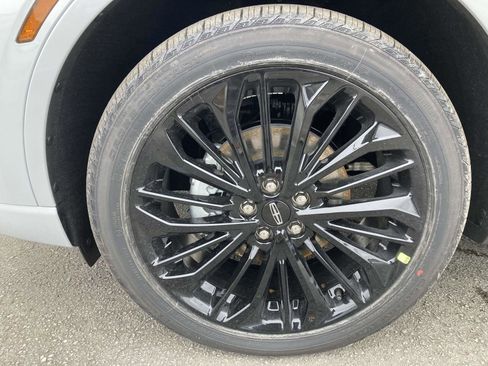 New 2025 Lincoln Corsair Reserve w/ Equipment Group 202A image 19