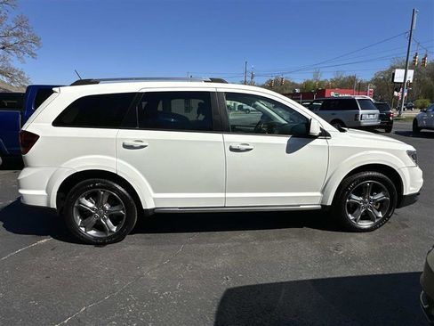 Used 2018 Dodge Journey Crossroad w/ Rear Seat Video Group FWD image 2