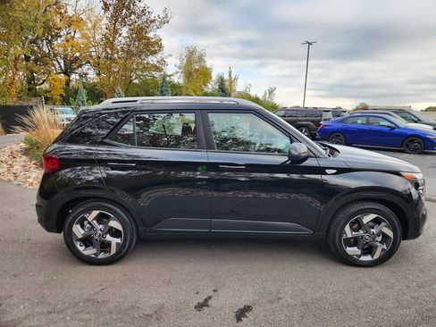 Certified 2024 Hyundai Venue SEL image 6