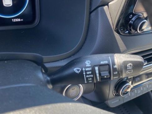 Used 2022 Hyundai Kona Limited image 21