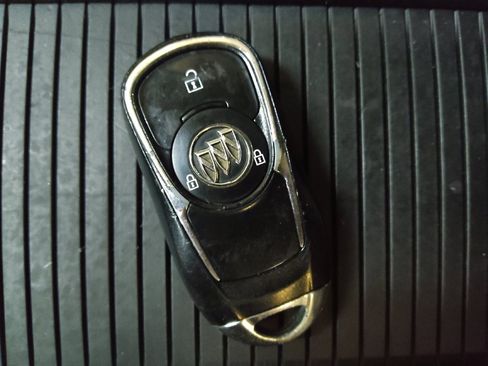 Used 2018 Buick Encore Preferred image 32