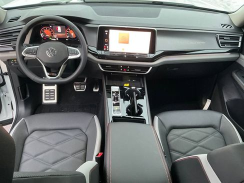 New 2026 Volkswagen Atlas Peak Edition image 11