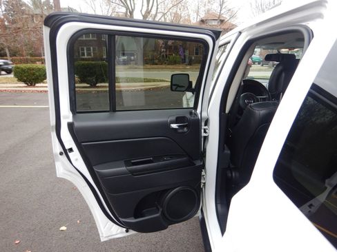 Used 2016 Jeep Patriot High Altitude image 14