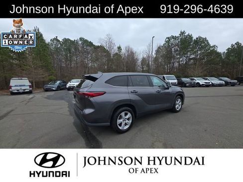 Used 2021 Toyota Highlander L image 15