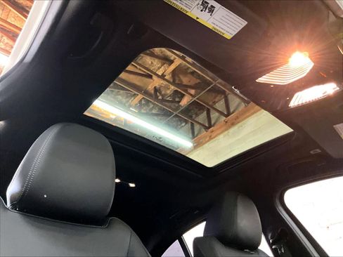 Used 2024 BMW 330i 330i w/ Convenience Package image 24