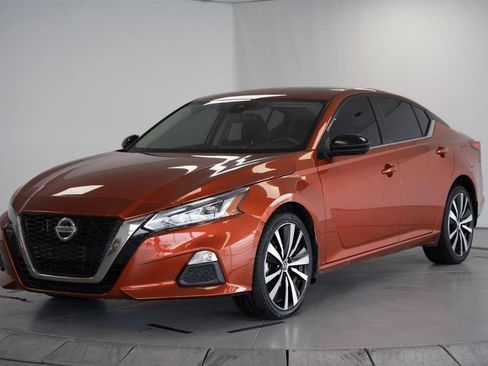 Used 2022 Nissan Altima 2.5 SR AWD/4WD image 3