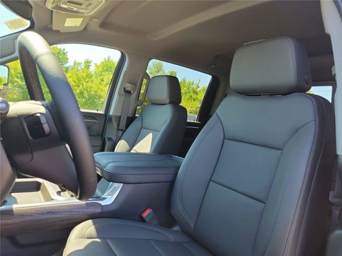 New 2026 GMC Sierra 3500 SLT w/ SLT Premium Package AWD/4WD image 17