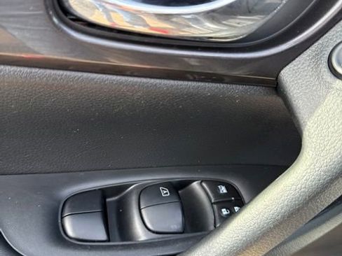 Used 2020 Nissan Rogue SV w/ Premium Package AWD/4WD image 15