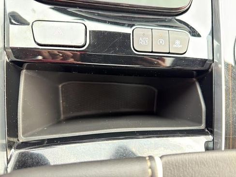 Certified 2025 Cadillac Escalade ESV Premium Luxury w/ Touring Package image 32